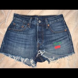 Levi’s Denim 501 Cherry Shorts!!